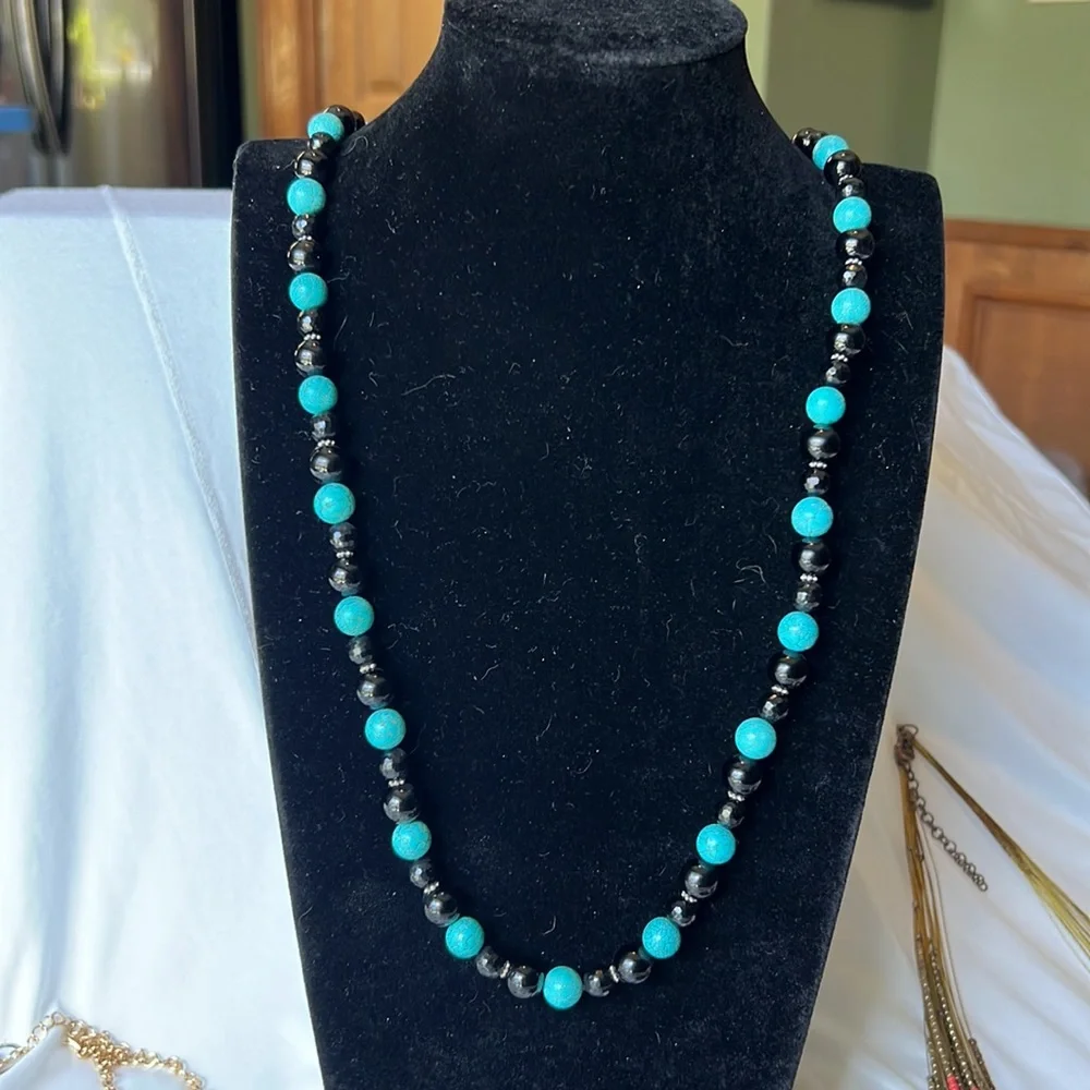 Costume Jewelry Necklace Glass Beads 18”